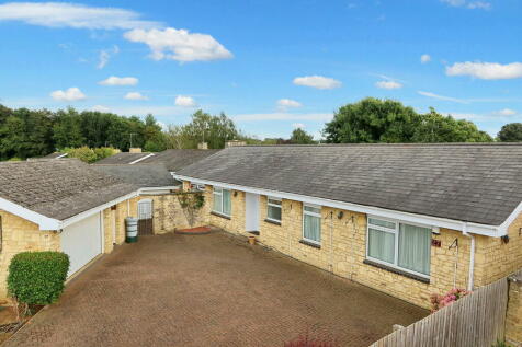 4 bedroom detached bungalow for sale