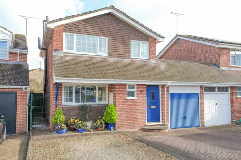 4 bedroom link detached house for sale