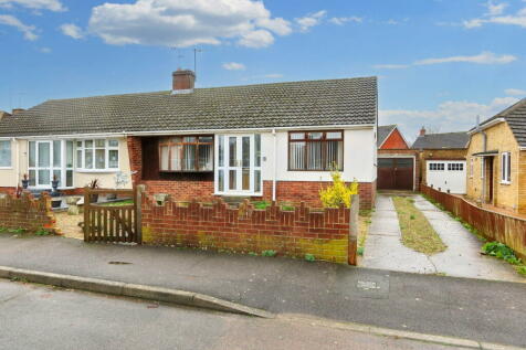 2 bedroom semi-detached bungalow for sale