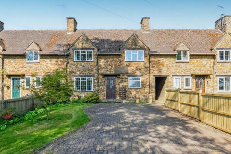 Lime Avenue, Eydon 3 bed cottage for sale