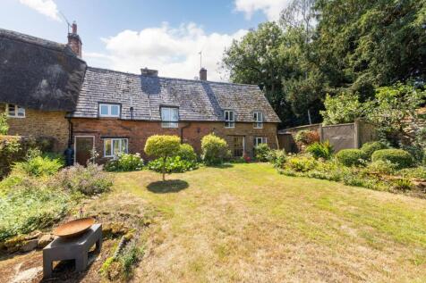 Hogg End, Chipping Warden 3 bed cottage for sale