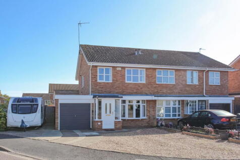 Arbury Close, Banbury, OX16 9TE 3 bed semi