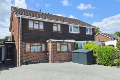 4 bedroom semi-detached house for sale