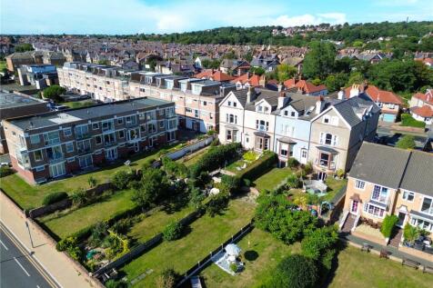 5 bedroom terraced house for sale