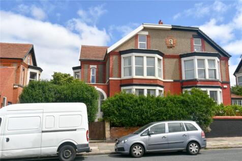 6 bedroom semi-detached house for sale