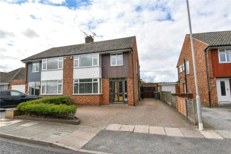 4 bedroom semi-detached house for sale