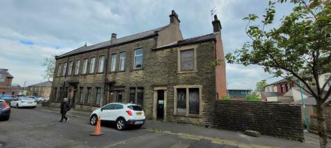 Terraced house for sale