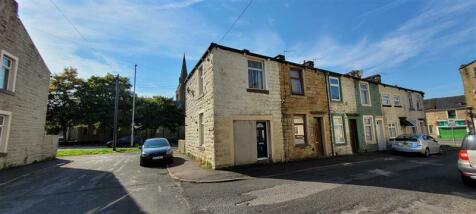 Terraced house for sale