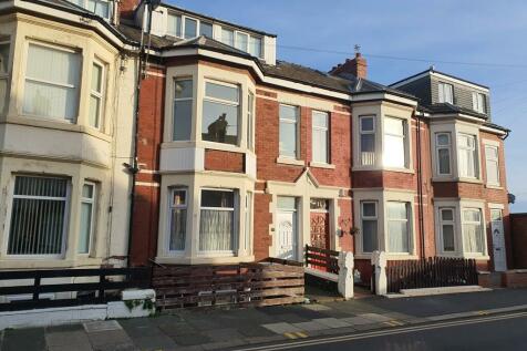 Terraced house for sale