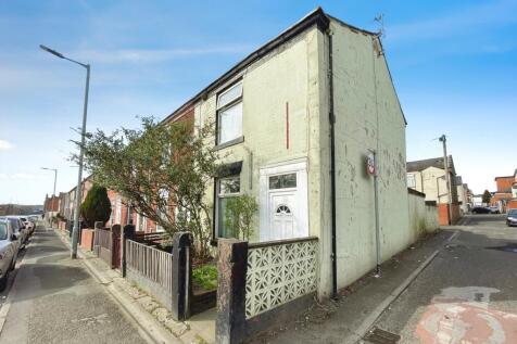 Terraced house for sale