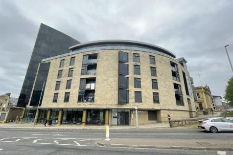 Studio flat for sale