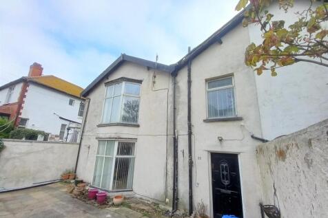 Semi-detached house for sale