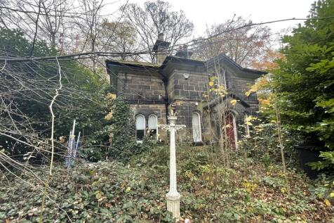 Semi-detached house for sale