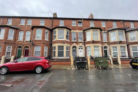 Terraced house for sale