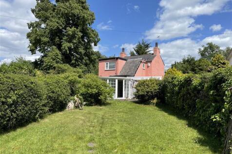 2 bedroom detached house for sale