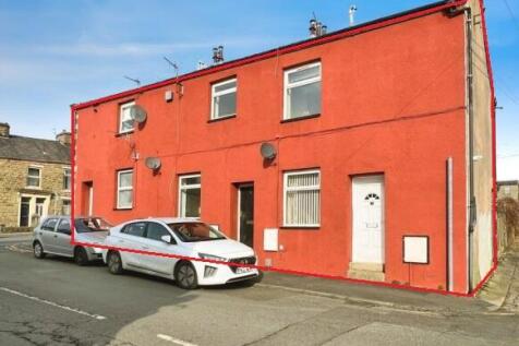 Terraced house for sale