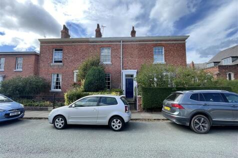 Terraced house for sale