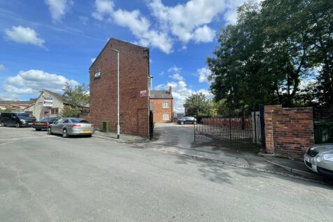 Studio flat for sale