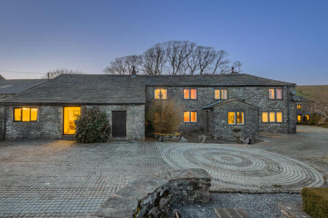 Detached house for sale