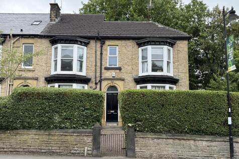 5 bedroom semi-detached house for sale