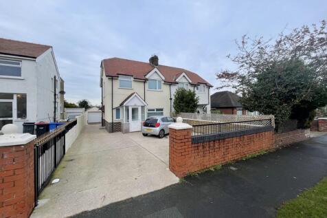 Semi-detached house for sale