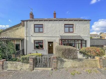 Terraced house for sale