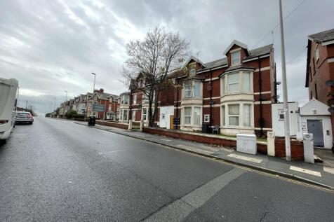 Studio flat for sale