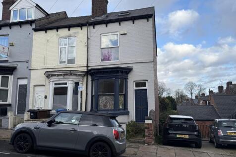 4 bedroom terraced house for sale