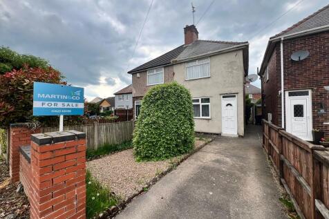 Peveril Drive, Huthwaite... 3 bed semi
