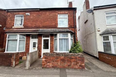 Victoria Street, Mansfield... 2 bed terraced house for sale