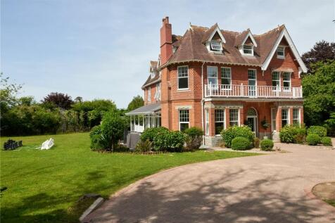 Golf Links Road, Yelverton, Devon, PL20 8 bed detached house for sale
