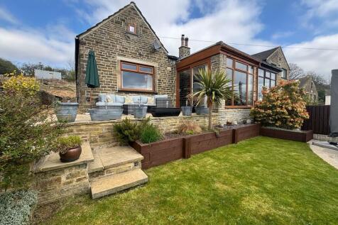2 bedroom semi-detached bungalow for sale