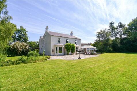 6 bedroom detached house for sale