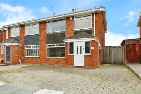 3 bedroom semi-detached house for sale
