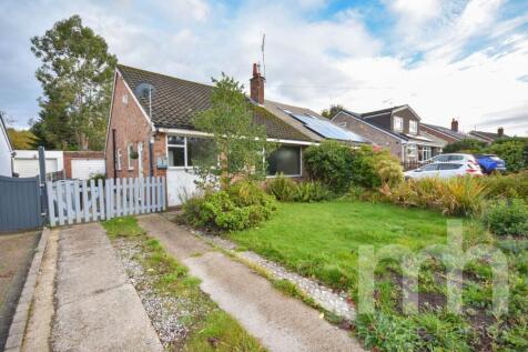3 bedroom semi-detached bungalow for sale