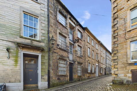 Castle Hill, Lancaster LA1 5 bed terraced house for sale