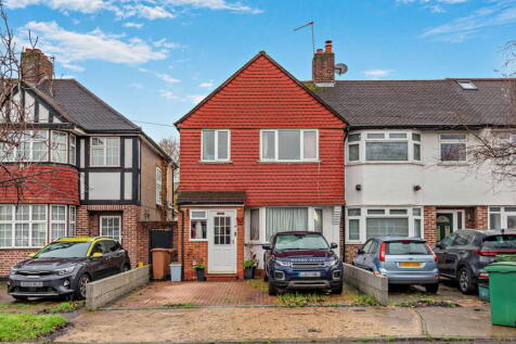 Caverleigh Way, Worcester Park, KT4 3 bed terraced house for sale