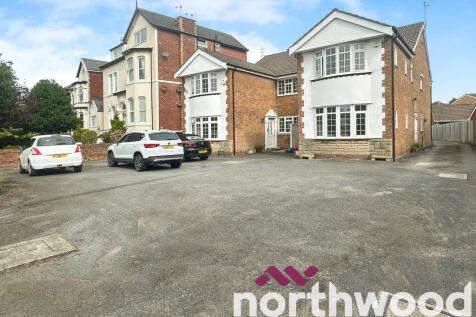 Park Road, Southport, PR9 2 bed ground floor flat for sale