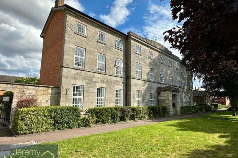 Kinwarton Road, Alcester 2 bed apartment for sale