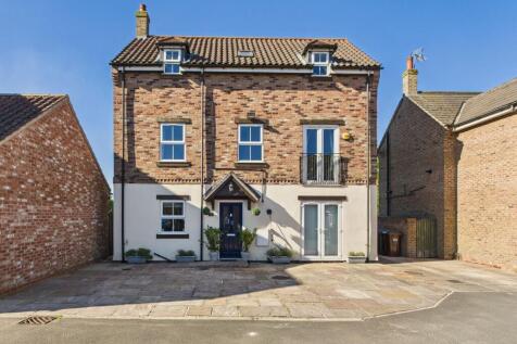 4 bedroom detached house for sale