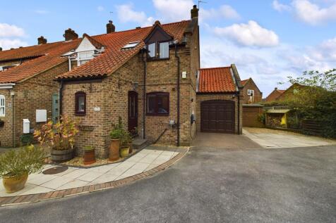2 bedroom end of terrace house for sale