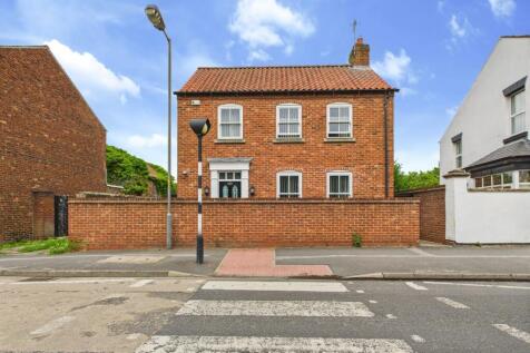 2 bedroom detached house for sale