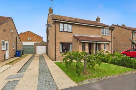 3 bedroom semi-detached house for sale