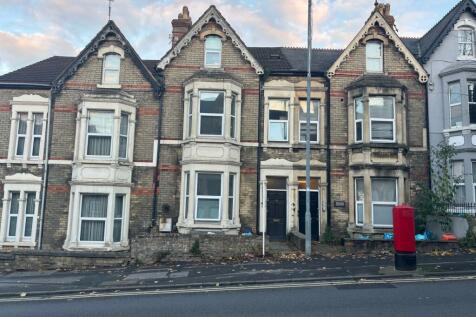 6 bedroom terraced house for sale