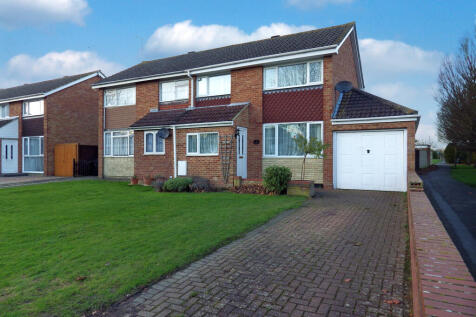 Robinson Close, Swindon SN3 3 bed semi