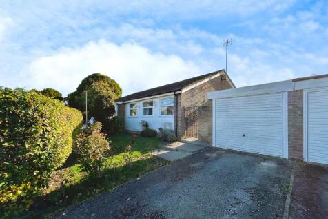 2 bedroom semi-detached bungalow for sale
