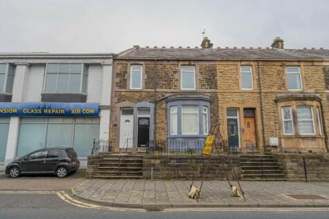 3 bedroom flat for sale