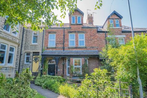 5 bedroom terraced house for sale