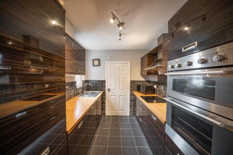 2 bedroom ground floor flat for sale