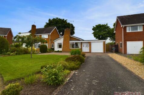 3 bedroom detached bungalow for sale